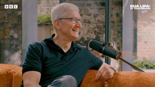 苹果 CEO 库克罕见回顾个人生活：半夜送过报纸、兼职翻烤汉堡以攒钱上大学