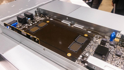 配 2 颗 72 核心的英伟达 Grace 超级芯片，华硕展示 2U RS720QN-E11-RS24U 服务器