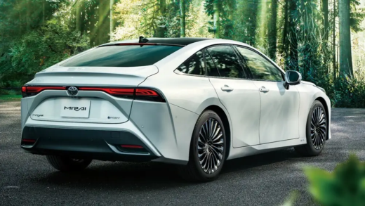 新款丰田 Mirai 氢燃料电池汽车发布，驾驶辅助功能升级