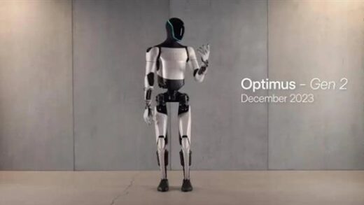 “擎天柱”真来了！马斯克晒和特斯拉机器人散步视频