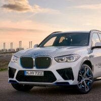 宝马在南非测试 iX5 Hydrogen 氢燃料电池汽车车队，瞄准 2025 年后量产