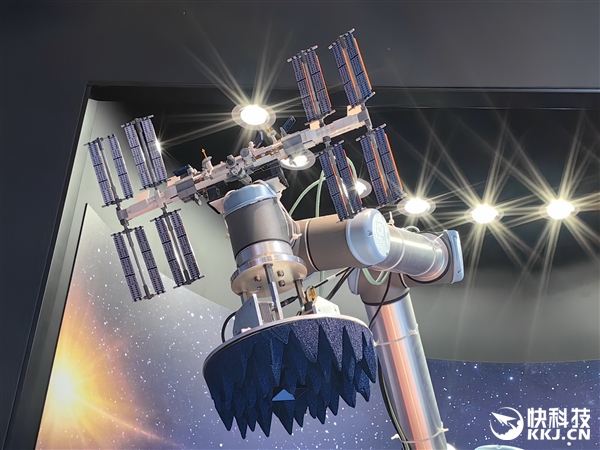 “遥遥领先”的端侧生成式AI!联发科MWC技术秀:还有百兆卫星通信、6G环境计算