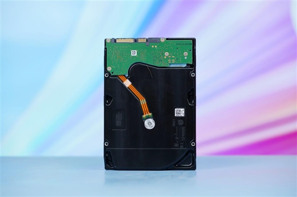 全球第一款24TB大硬盘！希捷银河Exos X24 24TB图赏