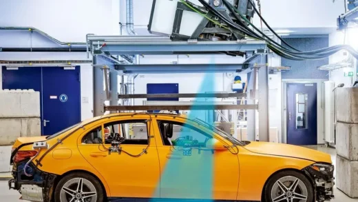 奔驰使用 X 射线技术揭秘汽车碰撞瞬间，带来更精准分析