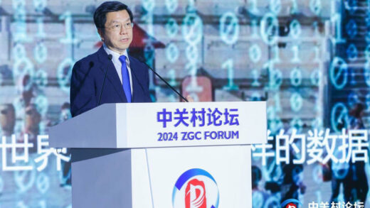 李开复：未来十年，AI将从聊天机器人变成全模态理解的超级智能助手