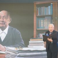 钱学森数字人现身中关村论坛：跨越65年寄语科技工作者