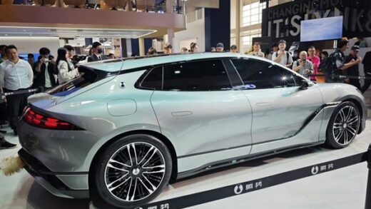 “双面”BBA：挣扎在北京车展