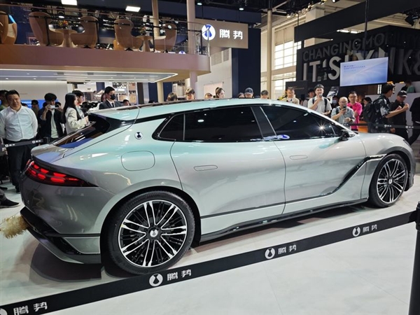 “双面”BBA：挣扎在北京车展