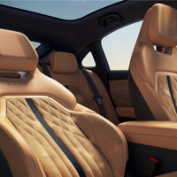 深蓝SL03同平台 后驱长安马自达EZ-6亮相：纯电/增程双动力