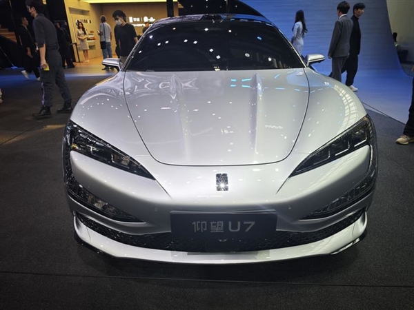 “双面”BBA：挣扎在北京车展