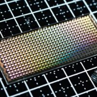 中国首颗500+比特超导量子计算芯片“骁鸿”交付：比肩国际主流芯片