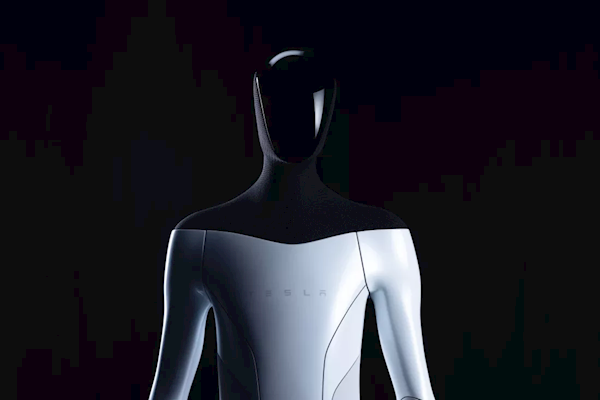 马斯克:人形机器人Optimus可能在明年年底前开始出售