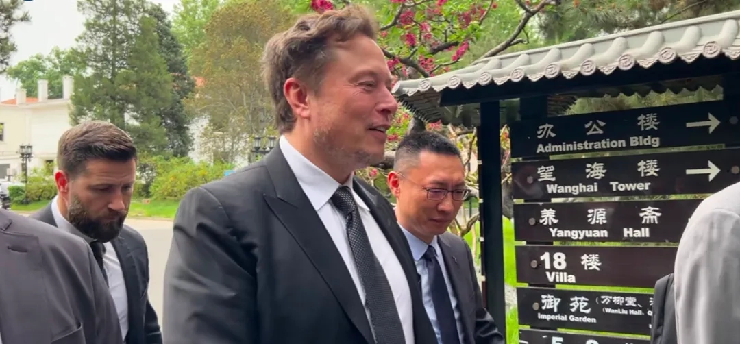 特斯拉“新鲶鱼”来了:巨型充电宝工厂开建,一台可充满 65 辆 Model 3