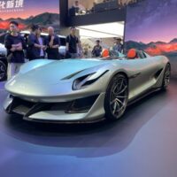 比亚迪方程豹展台上亮相了SUPER 9概念超跑