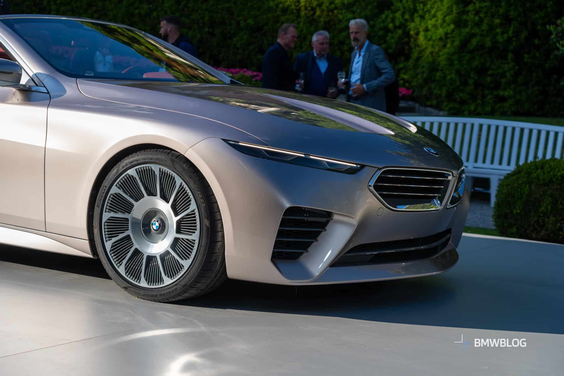 宝马 Skytop 概念车亮相,采用可手动拆卸硬顶设计