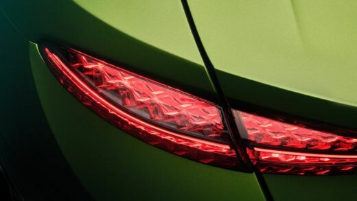 首搭 V8 混动引擎，2025 款宾利欧陆 GT Speed 汽车发布：零百加速 3.1 秒、纯电续航 81 公里