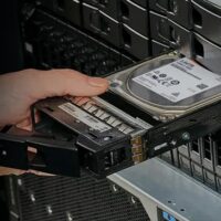 SAS 存储不会消亡，新一代 24G+ SAS 标准正式发布