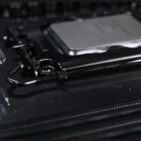 英特尔被曝将为 LGA1851 平台提供可选 RL-ILM，解决 CPU 顶盖弯曲问题