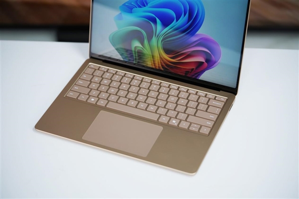 性能暴增86%!微软全新Surface Laptop图赏
