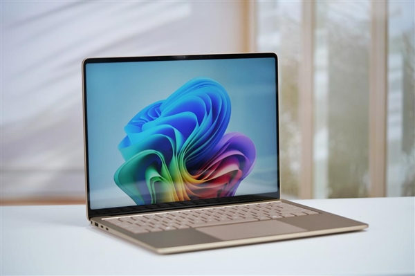 性能暴增86%!微软全新Surface Laptop图赏