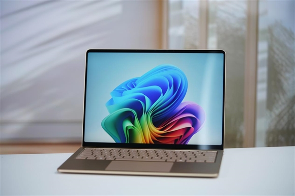 性能暴增86%!微软全新Surface Laptop图赏