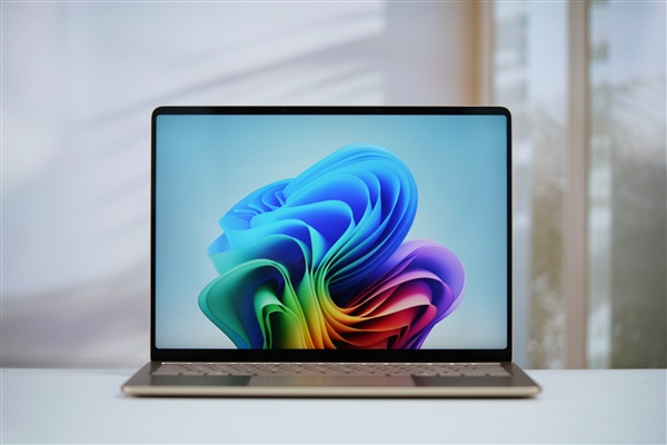 性能暴增86%!微软全新Surface Laptop图赏