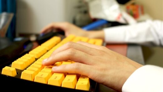 年轻人越来越不用电脑：下载电影成小众行为 在线看电影成为常态