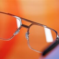 比尔盖茨最新预言：耳机和眼镜才是AI硬件重点