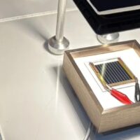 港科大提高钙钛矿太阳能电池耐久性：-40°C 至 85°C 间循环 200 次效率仍有 92%，成果登 Science