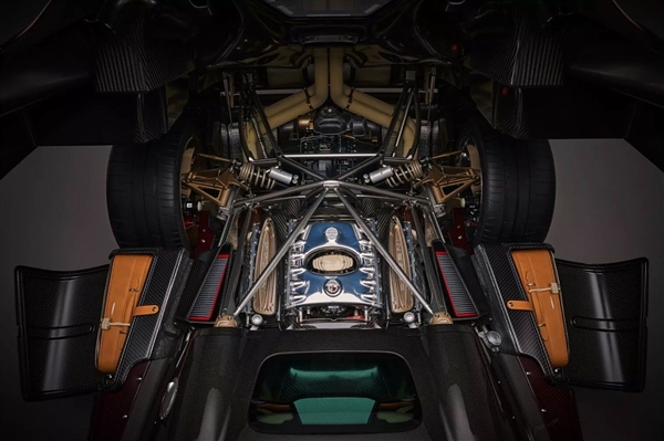 卖2400多万的超跑!帕加尼Utopia敞篷版官图发布:买到不舍得开