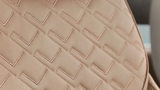 2025 款路虎揽胜上市：标轴 / 长轴双版本，售 141.2 万元-220.2 万元