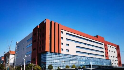 我国首次突破沟槽型碳化硅 MOSFET 芯片制造技术：历时 4 年自主研发，打破平面型芯片性能“天花板”