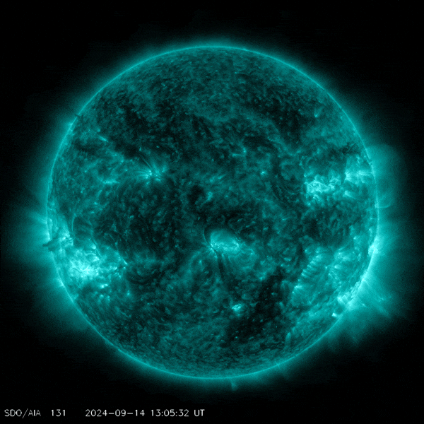 宇宙级顶流同框!今年最大超级月亮现身:我国多地还将出现极光活动