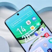 厂商探索了N多种屏幕形态：最后发现等深微曲屏才是未来