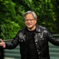 多次重申摩尔定律已死！黄仁勋：英伟达肩负世界 我每天睡3小时就够了