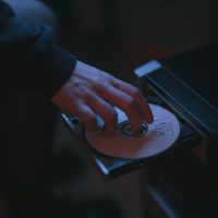 光盘要“翻身”了？科学家开发超高密度光学存储技术