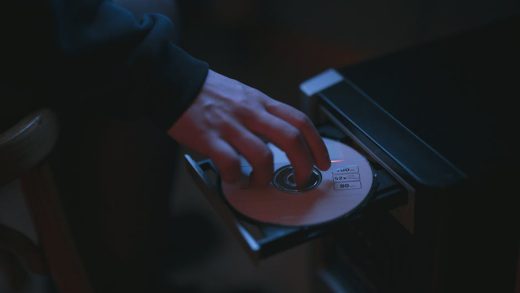 光盘要“翻身”了？科学家开发超高密度光学存储技术