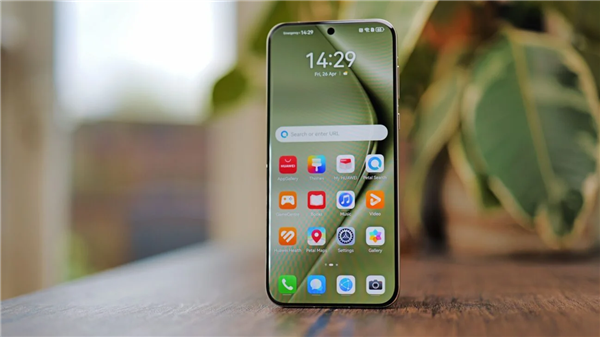 华为历史性突破:纯血鸿蒙破茧成蝶