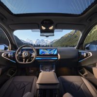 宝马将在 CES 2025 展会发布新一代 BMW 智能座舱、操作系统，以驾驶乐趣为中心