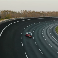 小米SU7 Ultra极速测试成绩出炉：三电机加持狂飙359.71km/h