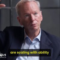 谷歌前 CEO：AI 性能将继续高速增长，潜在威胁不容忽视