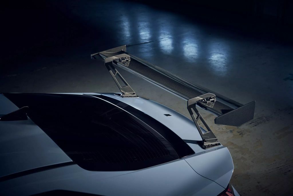 现代推出伊兰特 N TCR 版：碳纤维可调大尾翼、19 英寸锻造轮毂