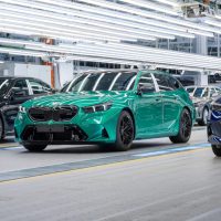 2025 款宝马 M5 旅行版投产，搭载 4.4T V8 插电混动系统