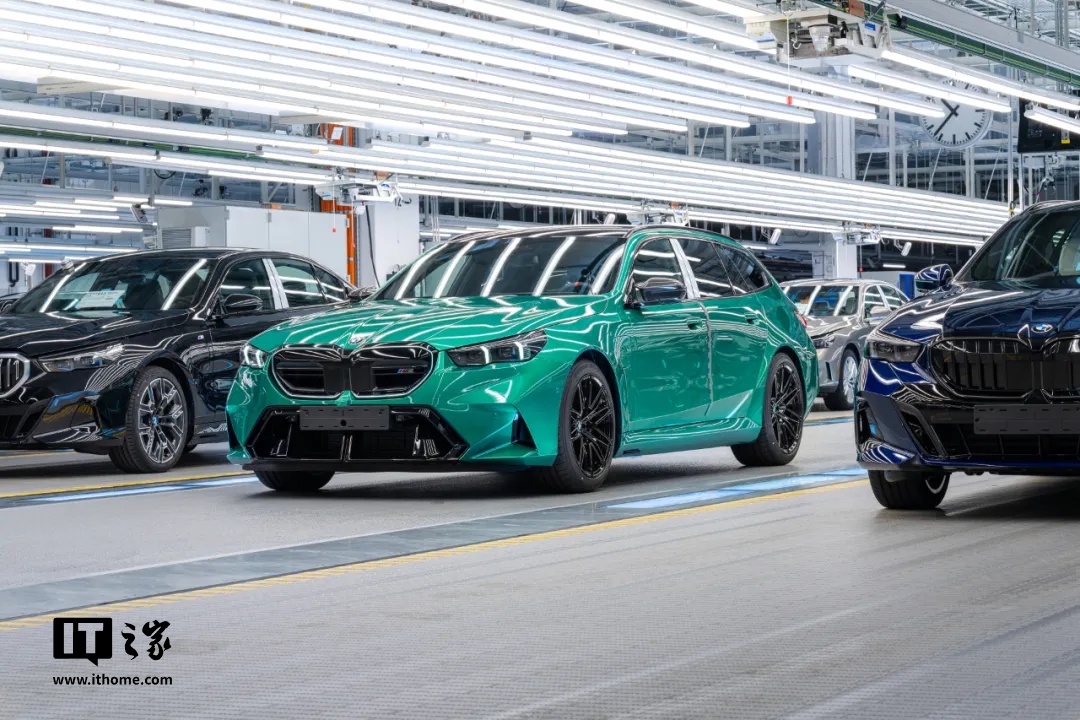 2025 款宝马 M5 旅行版投产,搭载 4.4T V8 插电混动系统