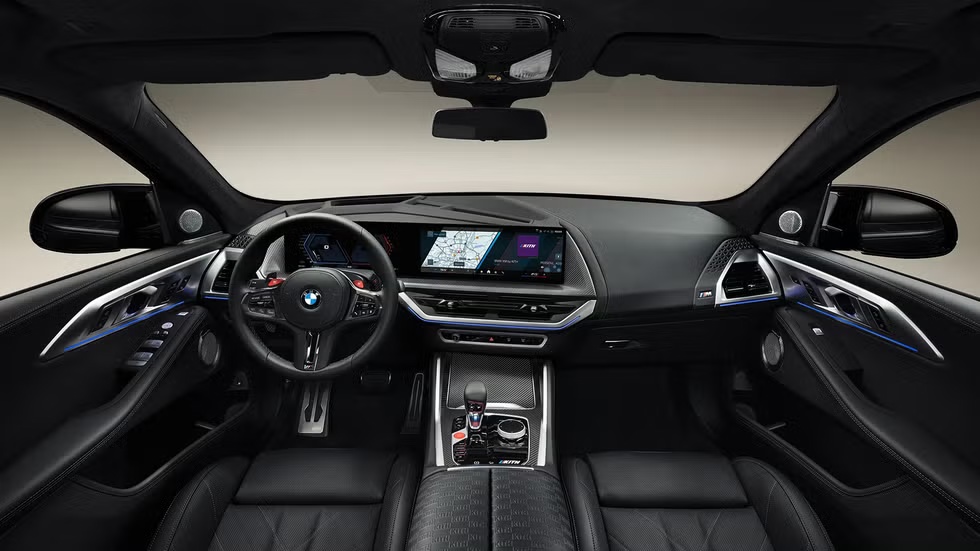 宝马与服饰品牌 Kith 联名推出特别版 XM SUV 和经典 M1 跑车：前者限量 47 台，后者独一无二