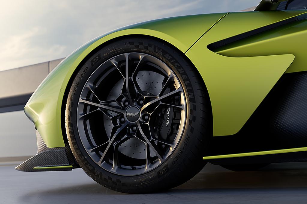 阿斯顿・马丁 Valhalla 旗舰超跑发布：全球限量 999 辆，零百加速 2.5 秒