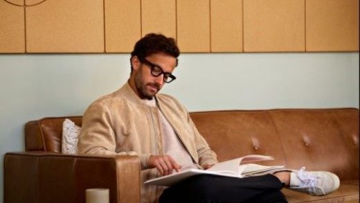 谷歌 Astra 智能眼镜登场：融合多模态 AI 与 AR 技术