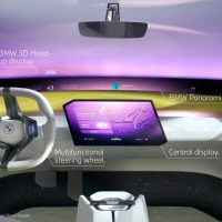 宝马全景 iDrive 系统首秀，开启“人车交互的新维度”