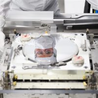 俄罗斯宣布自研EUV光刻机：比ASML更便宜、更容易制造！