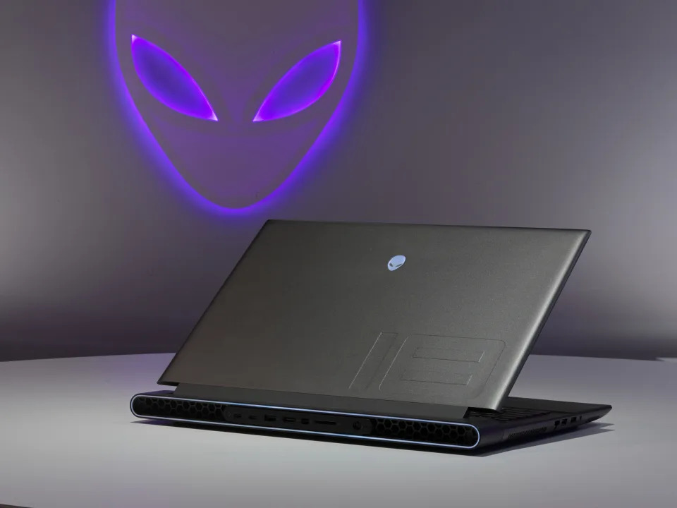 Alienware 的 m18 遊戲筆電首發 AMD Radeon RX 7900M GPU